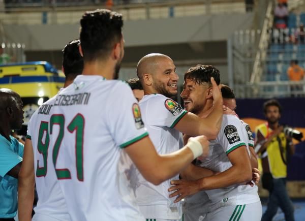 لاعبو الجزائر