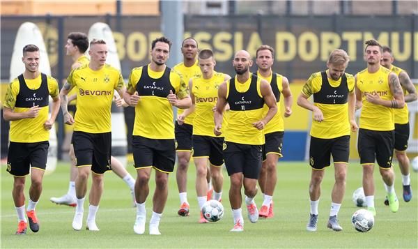 لاعبو بوروسيا دورتموند