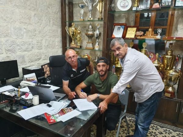 جانب من توقيع رامي حمادة