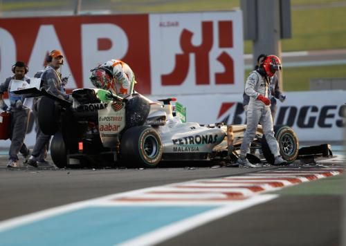 2010-11-14t141357z_01_yas14_rtridsp_3_motor-racing-prix_reuters