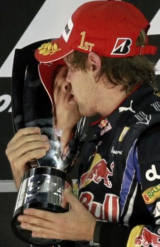 2010-11-14t161900z_01_yas62r_rtridsp_3_motor-racing-prix_reuters