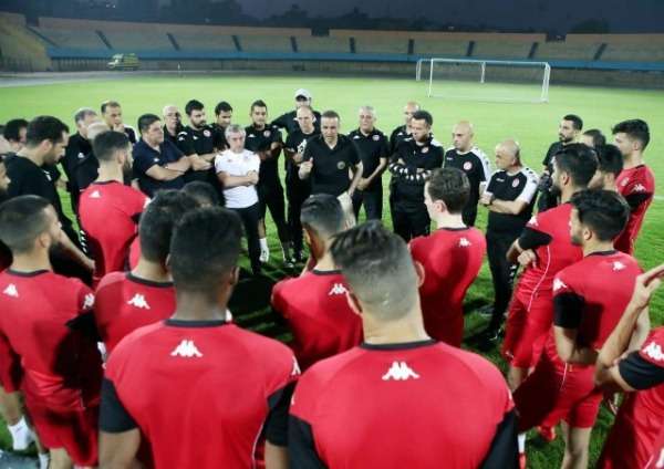 من لقاء وديع الجريء باللاعبين