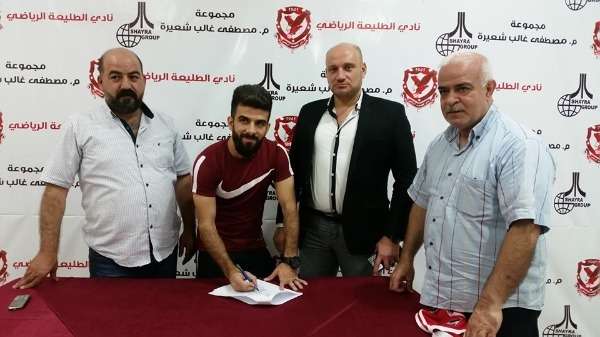 من تقديم اللاعب