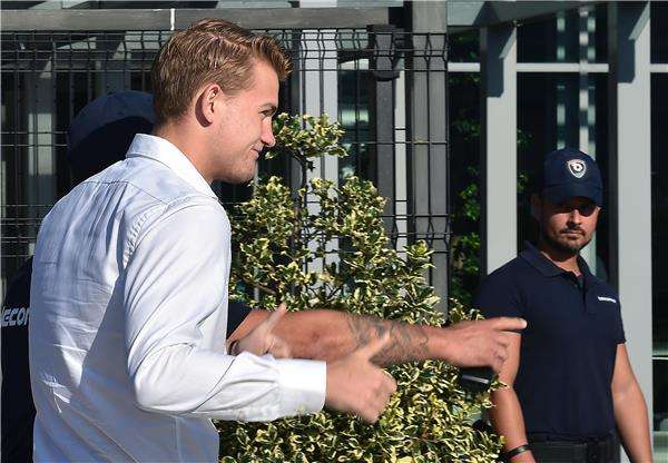 ماتياس دي ليخت