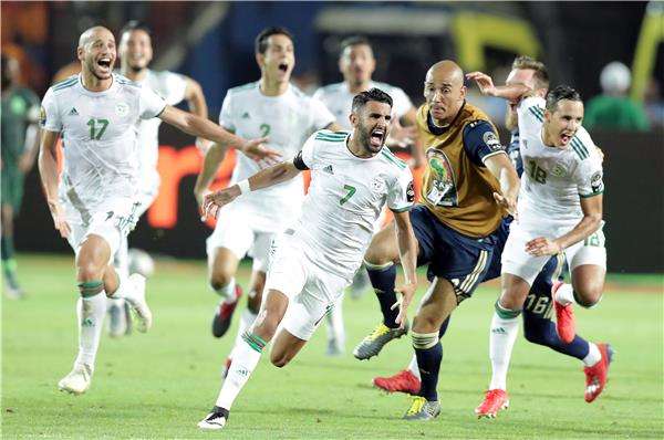 لاعبو منتخب الجزائر