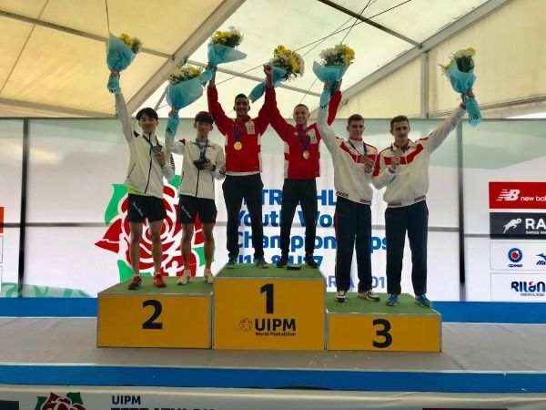 جانب من التتويج