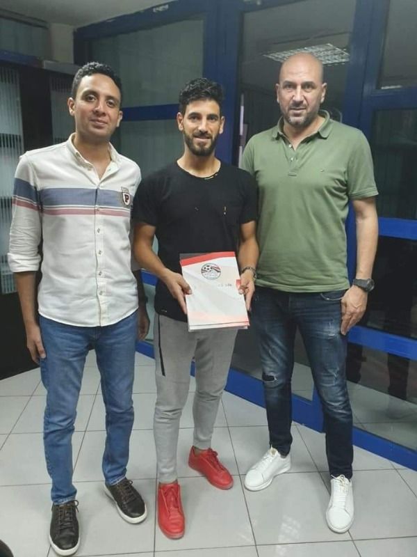 بعد توقيع العقود