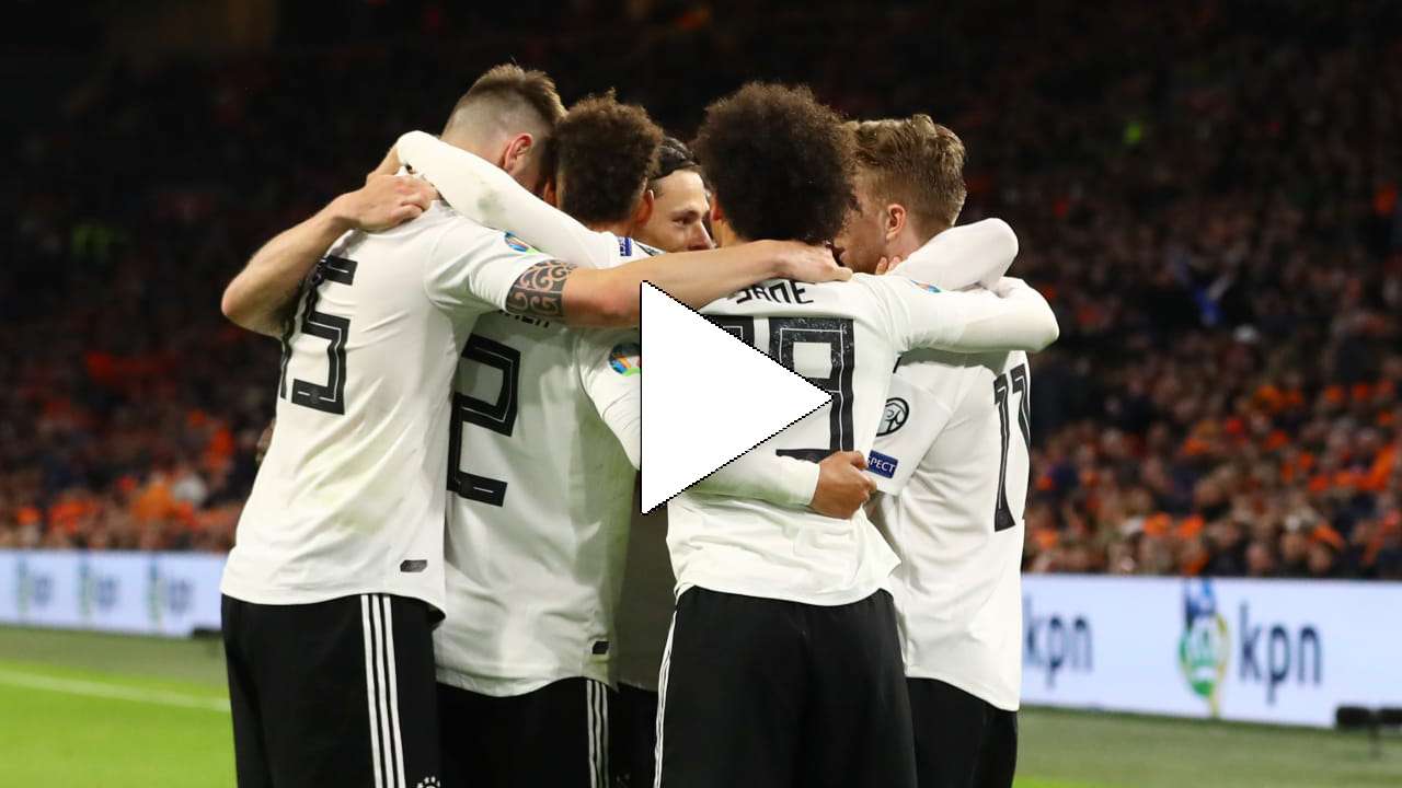 رويس مع لاعبي ألمانيا