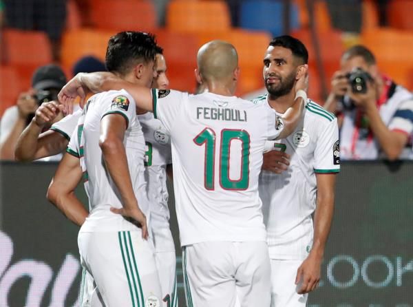 لاعبو منتخب الجزائر