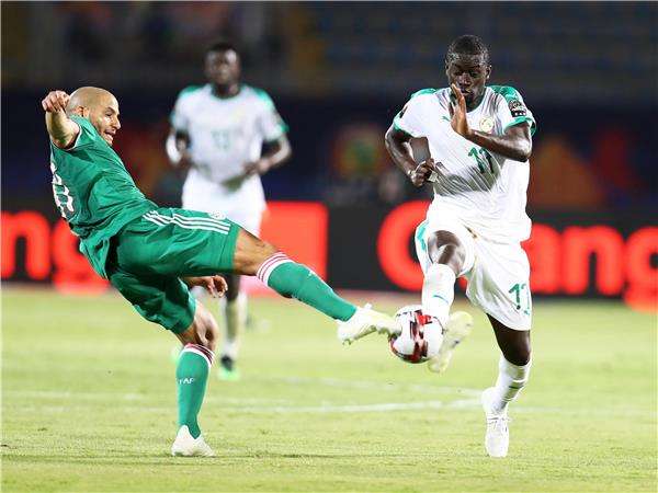 جانب من مباراة الفريقين بدور المجموعات