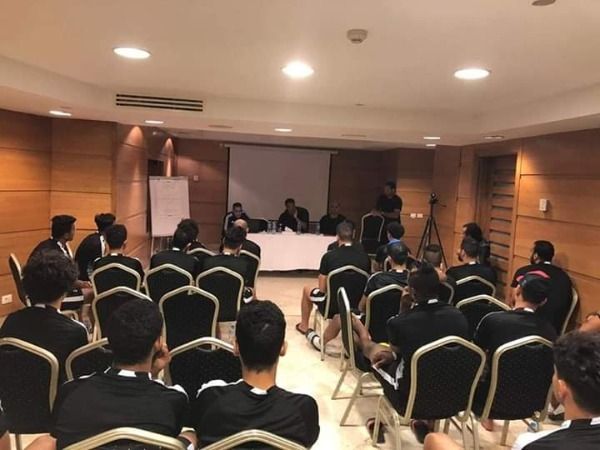 من الاجتماع