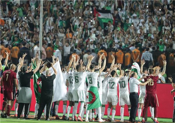 لاعبو منتخب الجزائر 