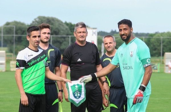 بداية اللقاء