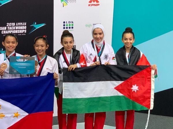 من تتويج منتخب الأردن لفئة "فرق-إناث"