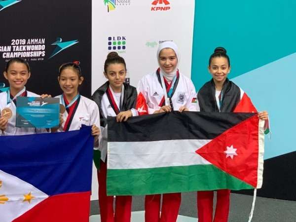 من تتويج منتخب الأردن لفئة "فرق-إناث"