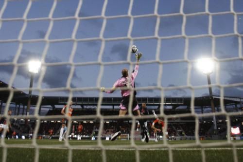 2010-11-14t184418z_01_sma316_rtridsp_3_soccer-france_reuters