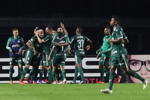 لاعبو بالميراس 