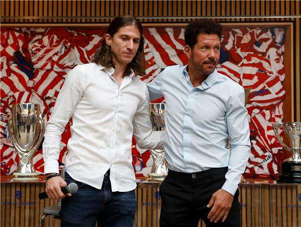 فيليبي لويس رفقة سيميوني