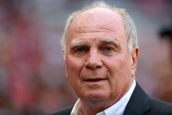 أولي هونيس رئيس بايرن ميونخ