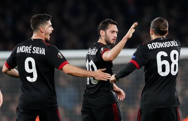 سيلفا بقميص ميلان