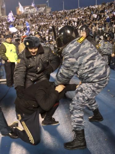 2010-11-14t155010z_01_stp106_rtridsp_3_soccer-europe-russia_reuters