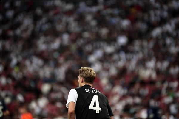 ماتياس دي ليخت