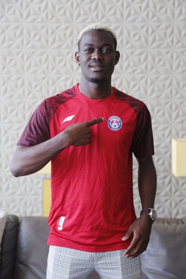 من تقديم اللاعب