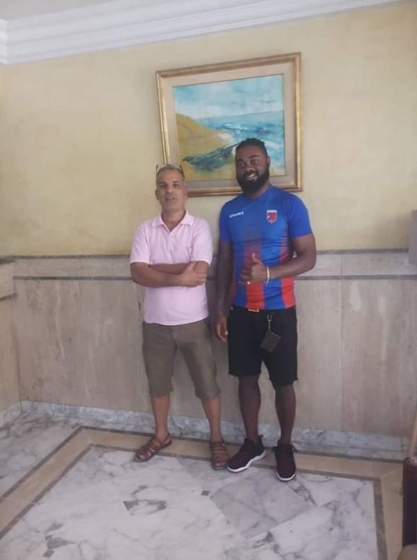 النيجيري لقمان هارونا بعد التوقيع لاتحاد تطاوين