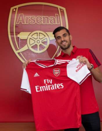 سيبايوس مع قميص آرسنال