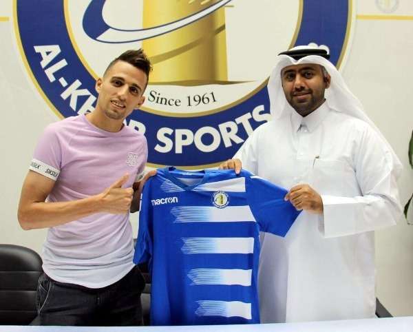 بعد توقيع العقود