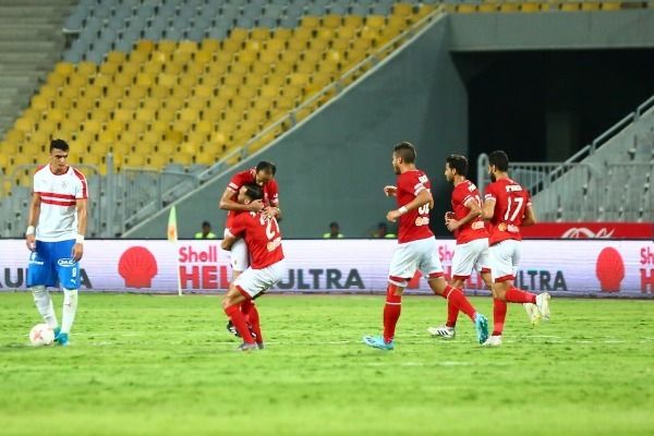 لاعبو الأهلي