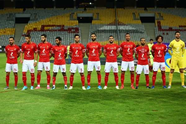 الشناوي مع لاعبي الأهلي