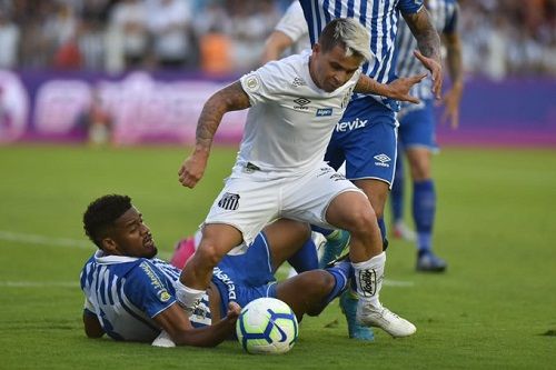 جانب من لقاء سانتوس وآفاي