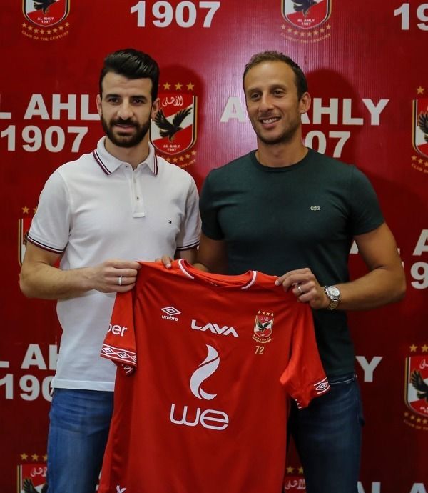 من تقديم اللاعب