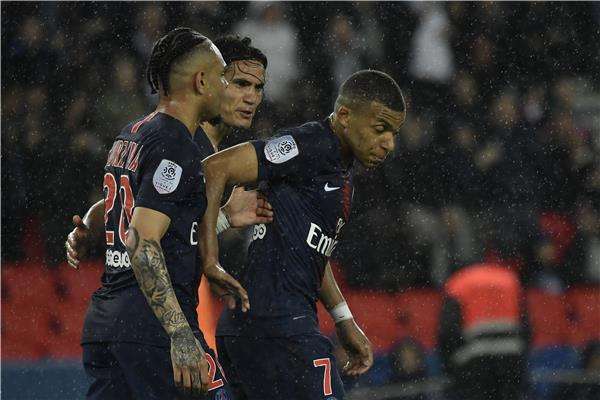 لاعبو باريس سان جيرمان