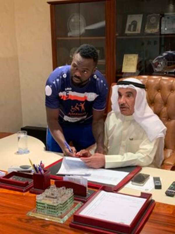 من تقديم اللاعبين 