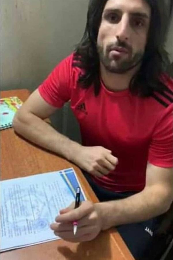  همام طارق من إمضاء العقد