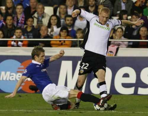 2010-11-02t210329z_01_mad112_rtridsp_3_soccer-champions_reuters