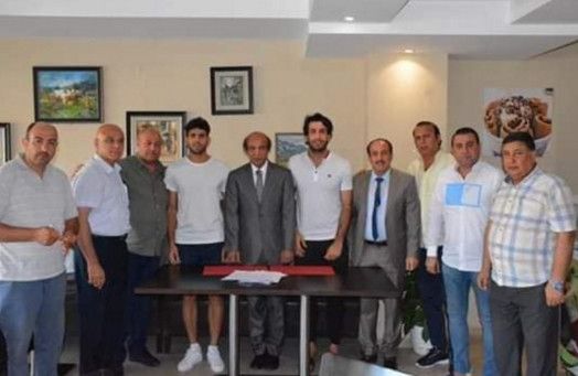 جانب من التعاقدات الجديدة