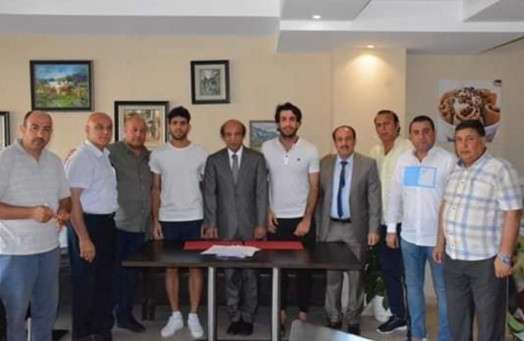 جانب من التعاقدات الجديدة