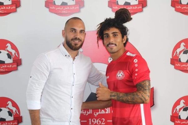 من تقديم اللاعب