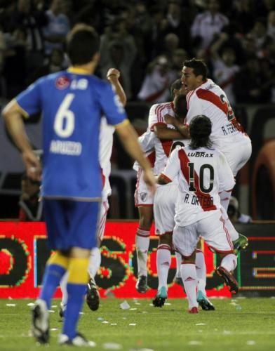2010-11-17t002406z_01_bas114_rtridsp_3_soccer-latam_reuters