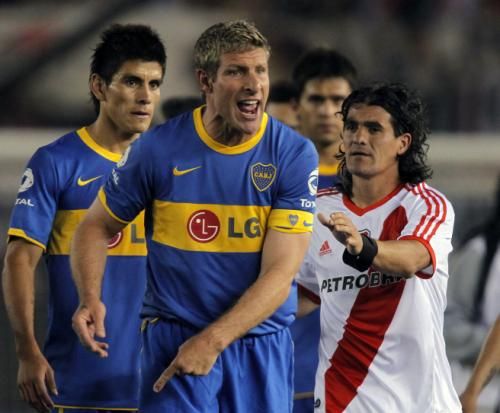 2010-11-17t003631z_01_bas14_rtridsp_3_soccer-latam_reuters