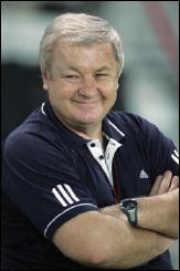 مازالت جماهير العمانية في الانتظار 