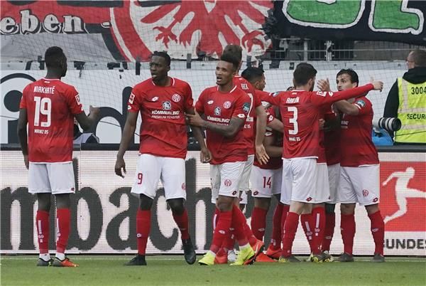 لاعبو ماينز