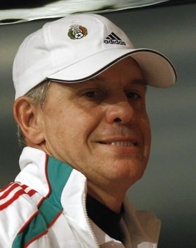 2010-06-26t182022z_01_hnr05_rtridsp_3_soccer-world_reuters