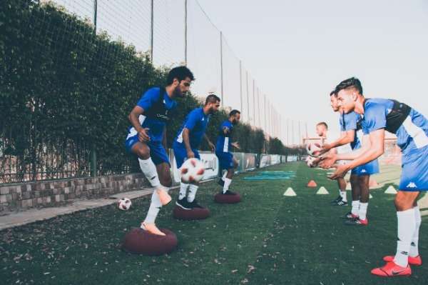 لاعبو بيراميدز 