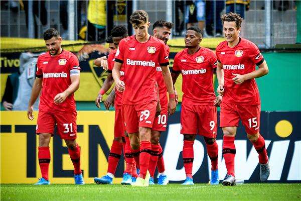 من لقاء ليفركوزن وألمانيا آخن