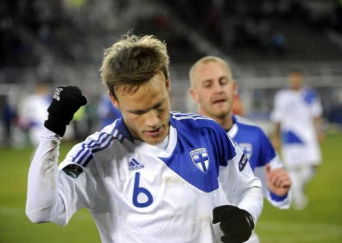 2010-11-17t182222z_01_sin601_rtridsp_3_soccer-euro_reuters