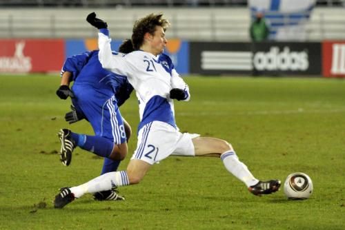 2010-11-17t183212z_01_sin603_rtridsp_3_soccer-euro_reuters